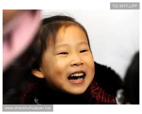 仅差12岁❗38岁小法祝继女26岁生日快乐：完美诠释了榜样女儿-直播吧